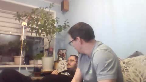 hedineko online show from April 4, 2026, 2:36 pm