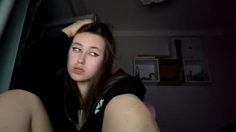 Molly online show from June 24, 2026, 8:08 pm