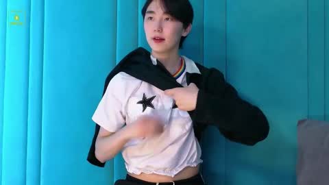 Snapshot of heejinwang chatting on September 22, 2025, 8:11 pm HEEJIN online show from September 22, 2025, 8:11 pm