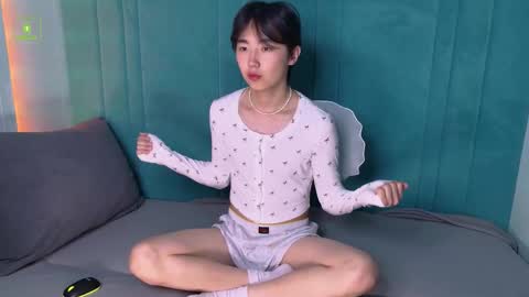 Snapshot of heejinwang chatting on October 18, 2025, 8:42 pm HEEJIN online show from October 18, 2025, 8:42 pm