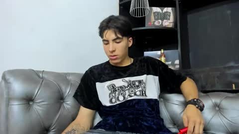 heellboy_ online show from November 1, 2025, 7:49 pm