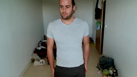 hei_69 online show from September 12, 2025, 1:11 pm