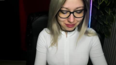 Snapshot of heidi_pleasure chatting on March 23, 2026, 5:33 am Heidi online show from March 23, 2026, 5:33 am