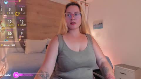 Snapshot of heidishayk chatting on October 22, 2025, 7:24 pm ANTARA REY online show from October 22, 2025, 7:24 pm