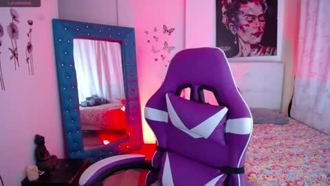 Snapshot of heidy_7 chatting on October 2, 2025, 1:18 pm Heidy online show from October 2, 2025, 1:18 pm