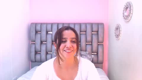 Snapshot of heidy_wells chatting on February 21, 2025, 6:04 pm Heidy online show from February 21, 2025, 6:04 pm