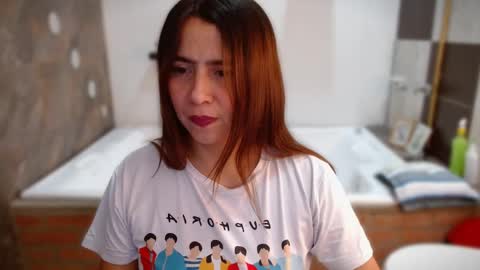 Snapshot of heidy_wells chatting on October 2, 2025, 12:12 pm Heidy online show from October 2, 2025, 12:12 pm