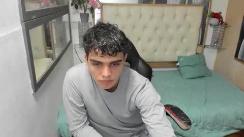 Snapshot of heiker_ chatting on September 27, 2025, 2:49 am heiker_ online show from September 27, 2025, 2:49 am