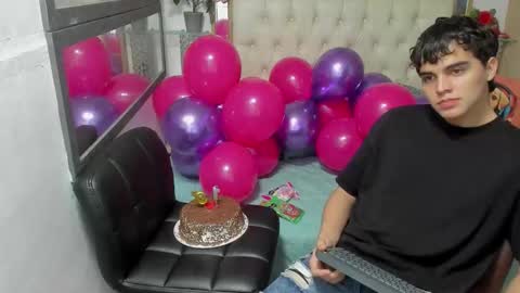 Snapshot of heiker_ chatting on October 16, 2025, 3:29 am heiker_ online show from October 16, 2025, 3:29 am