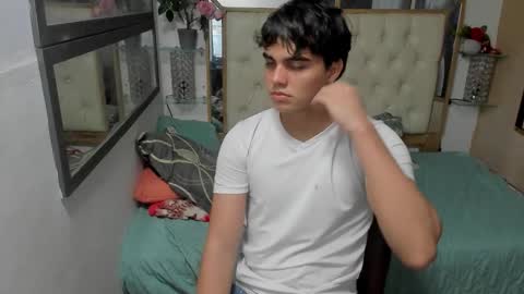 Snapshot of heiker_ chatting on October 20, 2025, 3:18 am heiker_ online show from October 20, 2025, 3:18 am