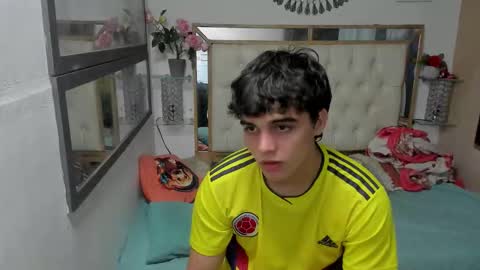 Snapshot of heiker_ chatting on October 27, 2025, 3:43 am heiker_ online show from October 27, 2025, 3:43 am