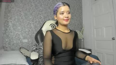 Snapshot of hela_strossner chatting on September 30, 2025, 3:00 am Hella online show from September 30, 2025, 3:00 am