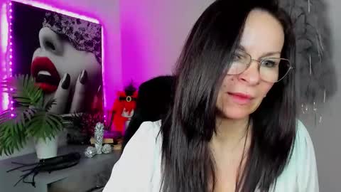 Helen online show from April 7, 2026, 2:39 pm