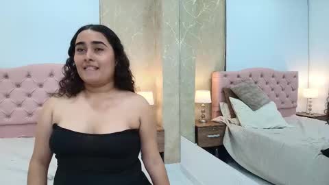 Snapshot of helen_calderon chatting on March 21, 2026, 8:19 am Helen Calderon online show from March 21, 2026, 8:19 am