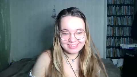 Helen foxygirl online show from February 9, 2026, 12:25 am