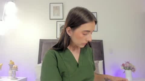 Helen  online show from June 18, 2026, 12:53 pm