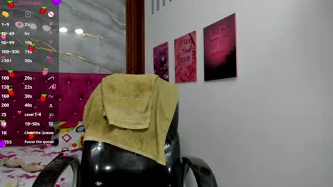 Helen online show from April 15, 2026, 7:10 pm