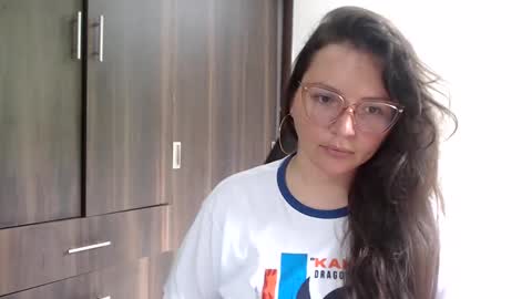 Snapshot of helena018 chatting on October 8, 2025, 3:42 pm helena online show from October 8, 2025, 3:42 pm