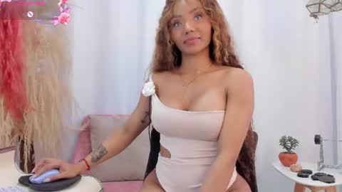 Snapshot of helena_fits chatting on June 29, 2026, 6:41 pm Helena Fits online show from June 29, 2026, 6:41 pm