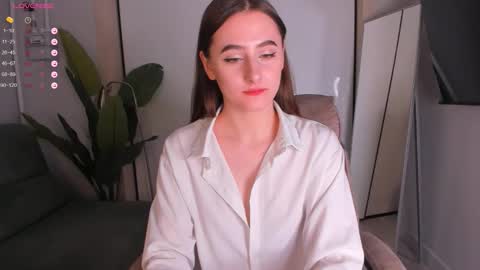 Helen online show from November 3, 2025, 4:08 pm