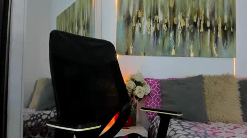 Helena Santos  online show from October 23, 2025, 12:04 pm