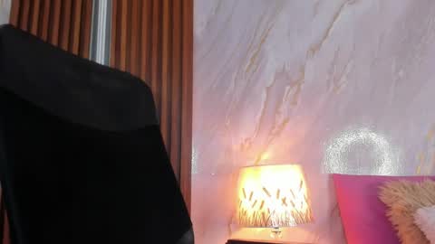 Snapshot of helena_santos01 chatting on April 18, 2026, 11:58 am Helena Santos online show from April 18, 2026, 11:58 am