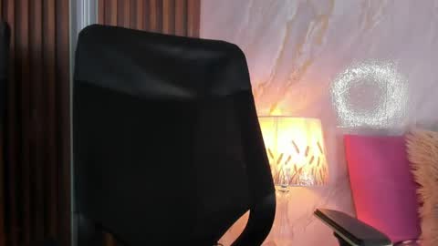 Snapshot of helena_santos01 chatting on April 21, 2026, 4:56 pm Helena Santos online show from April 21, 2026, 4:56 pm