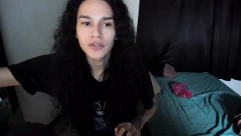 Snapshot of helena_spellman chatting on November 18, 2025, 1:22 am helena_spellman online show from November 18, 2025, 1:22 am