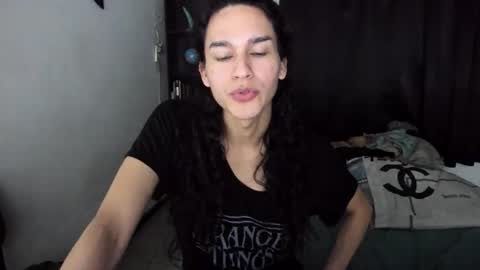 Snapshot of helena_spellman chatting on December 18, 2025, 12:38 am helena_spellman online show from December 18, 2025, 12:38 am