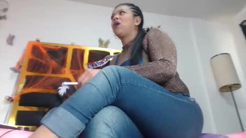 helenahotwet online show from November 4, 2025, 12:15 pm