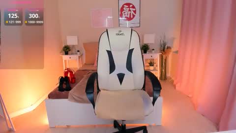 Snapshot of helenaregal chatting on October 13, 2025, 1:44 pm Helena online show from October 13, 2025, 1:44 pm