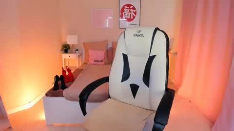 Snapshot of helenaregal chatting on October 18, 2025, 6:48 am Helena online show from October 18, 2025, 6:48 am