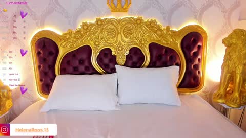 H E L E N A  online show from December 23, 2024, 11:17 pm