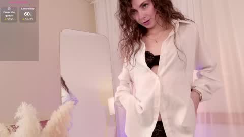 Snapshot of helenblash chatting on May 21, 2026, 11:06 am Scarlet online show from May 21, 2026, 11:06 am