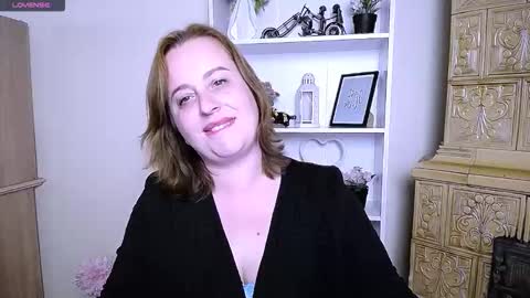 Snapshot of helenbrais chatting on October 3, 2025, 8:00 am Helen online show from October 3, 2025, 8:00 am