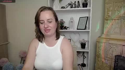 Snapshot of helenbrais chatting on October 8, 2025, 6:44 am Helen online show from October 8, 2025, 6:44 am