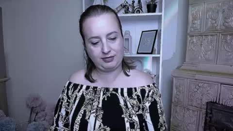 Snapshot of helenbrais chatting on October 16, 2025, 7:20 am Helen online show from October 16, 2025, 7:20 am