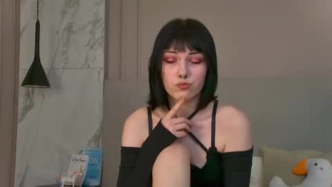 Snapshot of helencouls chatting on October 23, 2025, 6:06 pm Helen online show from October 23, 2025, 6:06 pm