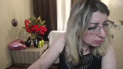 helenenigma online show from February 19, 2025, 10:42 pm