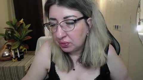 helenenigma online show from February 27, 2025, 7:26 pm