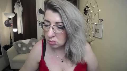 helenenigma online show from October 29, 2025, 7:26 pm