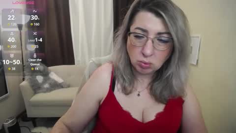 helenenigma online show from November 12, 2025, 7:57 pm