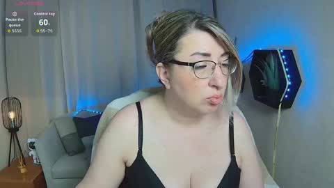 helenenigma online show from April 30, 2026, 8:57 pm