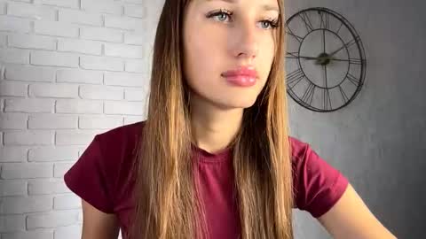 Snapshot of helenjoyne chatting on September 24, 2025, 9:12 am Chloe online show from September 24, 2025, 9:12 am