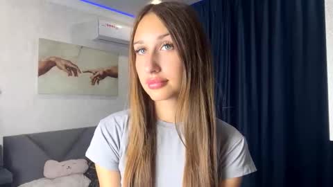 Snapshot of helenjoyne chatting on September 25, 2025, 9:24 am Chloe online show from September 25, 2025, 9:24 am