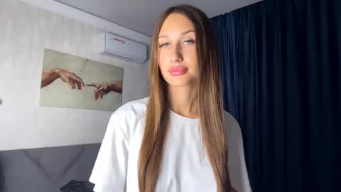 Snapshot of helenjoyne chatting on September 29, 2025, 9:14 am Chloe online show from September 29, 2025, 9:14 am