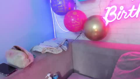 Snapshot of helenn_monroy1 chatting on January 6, 2025, 11:40 am    online show from January 6, 2025, 11:40 am