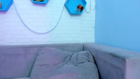 Snapshot of helenn_monroy1 chatting on February 12, 2025, 6:09 pm    online show from February 12, 2025, 6:09 pm