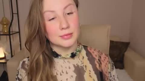 Snapshot of helens_lov chatting on April 17, 2026, 2:36 am Helen online show from April 17, 2026, 2:36 am