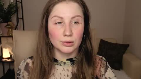 Snapshot of helens_lov chatting on May 5, 2026, 8:44 am Helen online show from May 5, 2026, 8:44 am